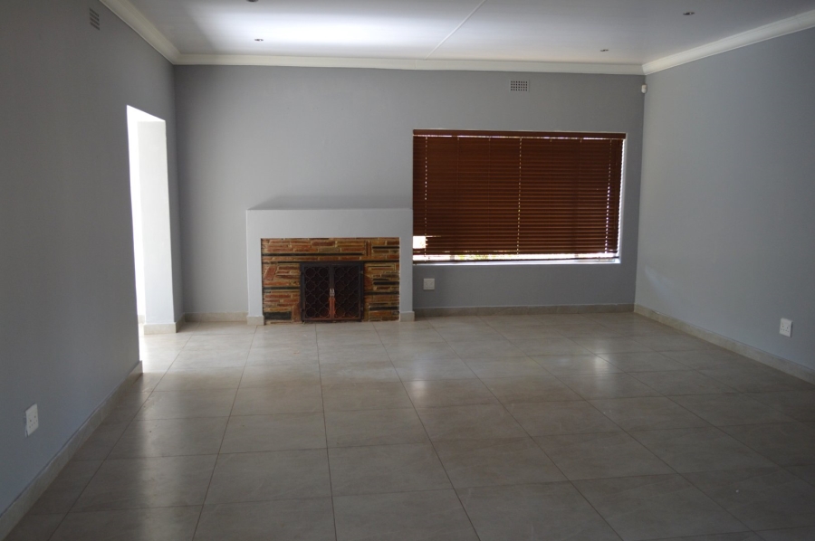 To Let Commercial Property for Rent in Flamwood North West